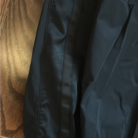 Lululemon track pants with side paneling - Picture 3 of 3